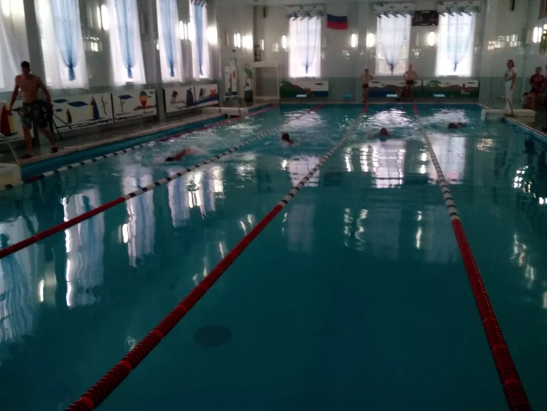 Берёзовая роща пансионат ржд аксаково. Бассейн березовая роща. Санаторий березовая роща алтайский край цб. Санаторий березовая роща московская область. Пансионат берёзовая роща аксаково бассейн.