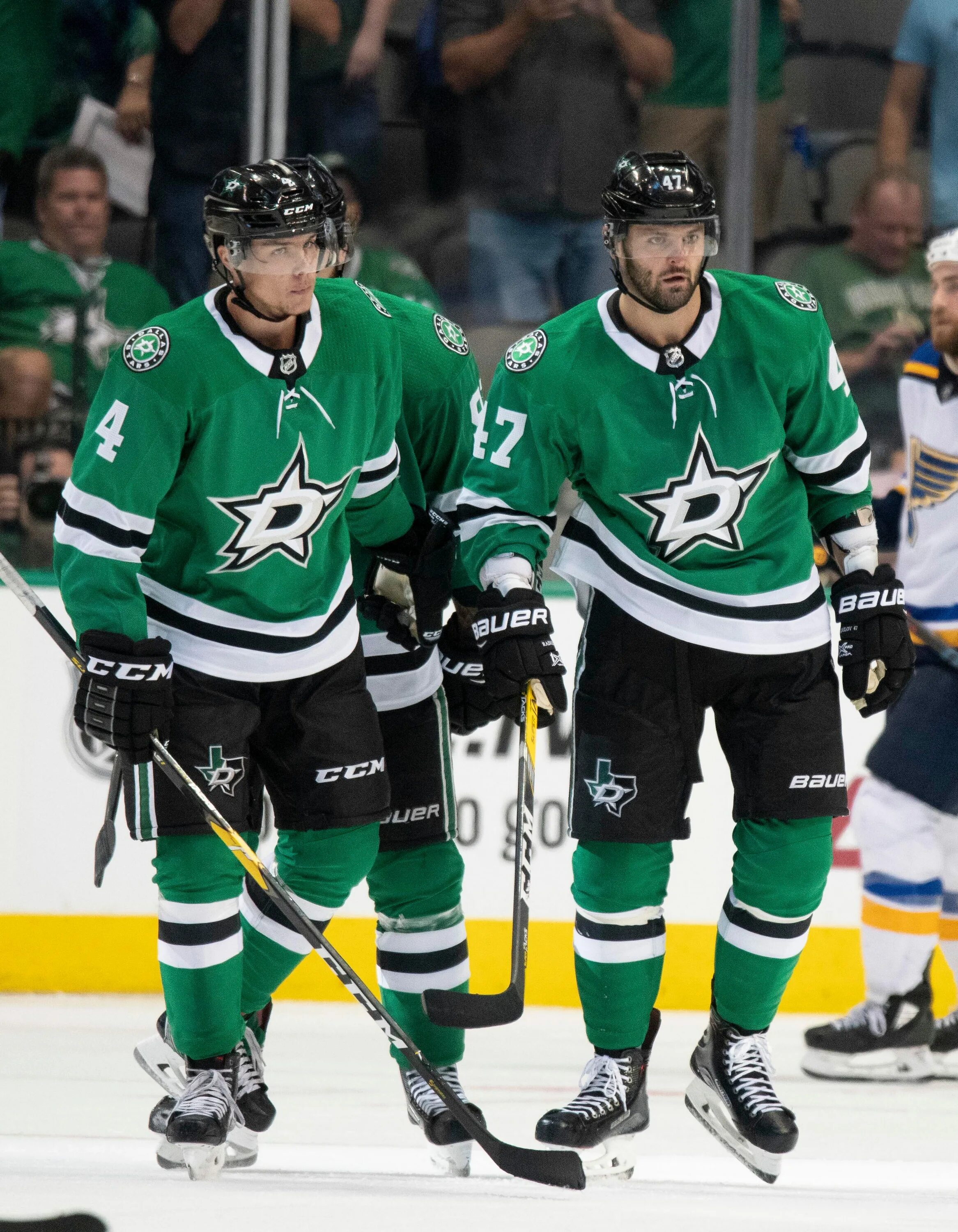 Dallas stars. Радулов Даллас Старз. Даллас Старз форма.