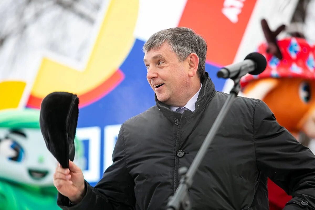 Сколько зарабатывает ректор университета. Сколько зарплата у ректора университета. Зп ректора. Зарплата ректора университета. Зарплаты ректоров российских вузов.