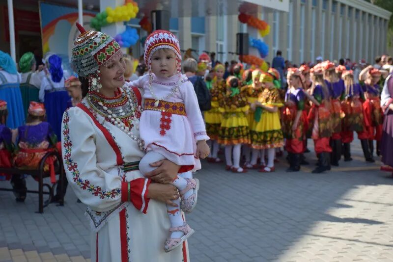 акатуй рисунок. ярмарка дружба народов. седойкин в п чувашия мордовский. фестиваль дружбы народов чуваши. дружба народов чувашии.