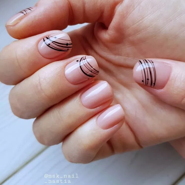 Маникюр нюд с черной полосой 50 Short Nails Trendy Ideas For 2024 Gel nails, Short nail designs, Trendy nails
