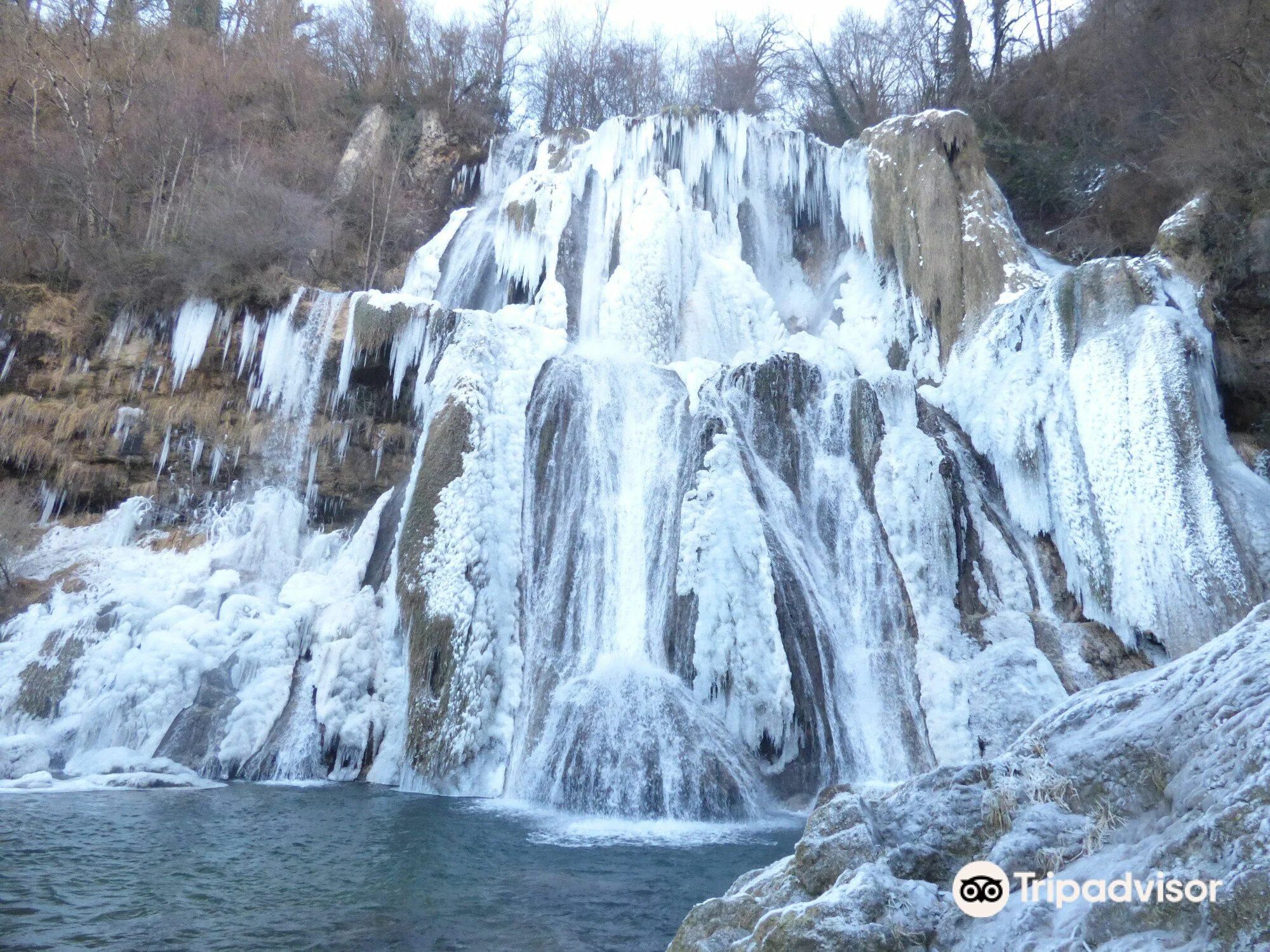 Cascada and the ground small. Водопад. Каскад дайсеков. Igy cascade. Igy cascade.