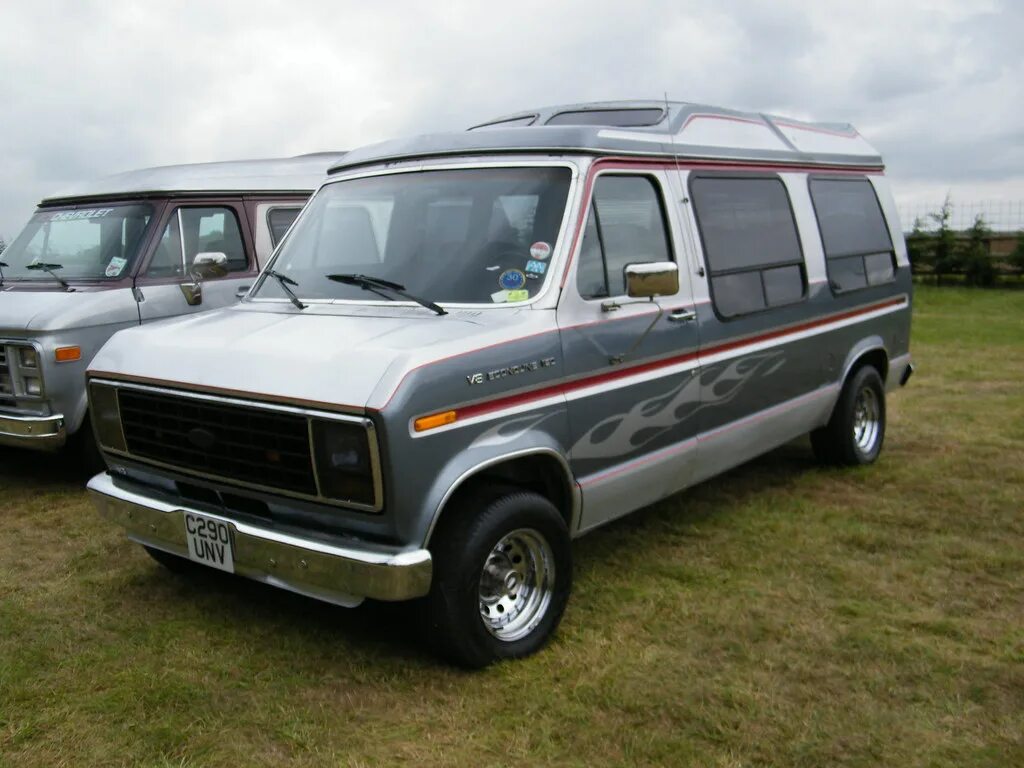 Форд эконолайн купить. Ford Econoline van 1985. Форд Эконолайн 150. Ford Econoline 1984. Форд Эконолайн 4.