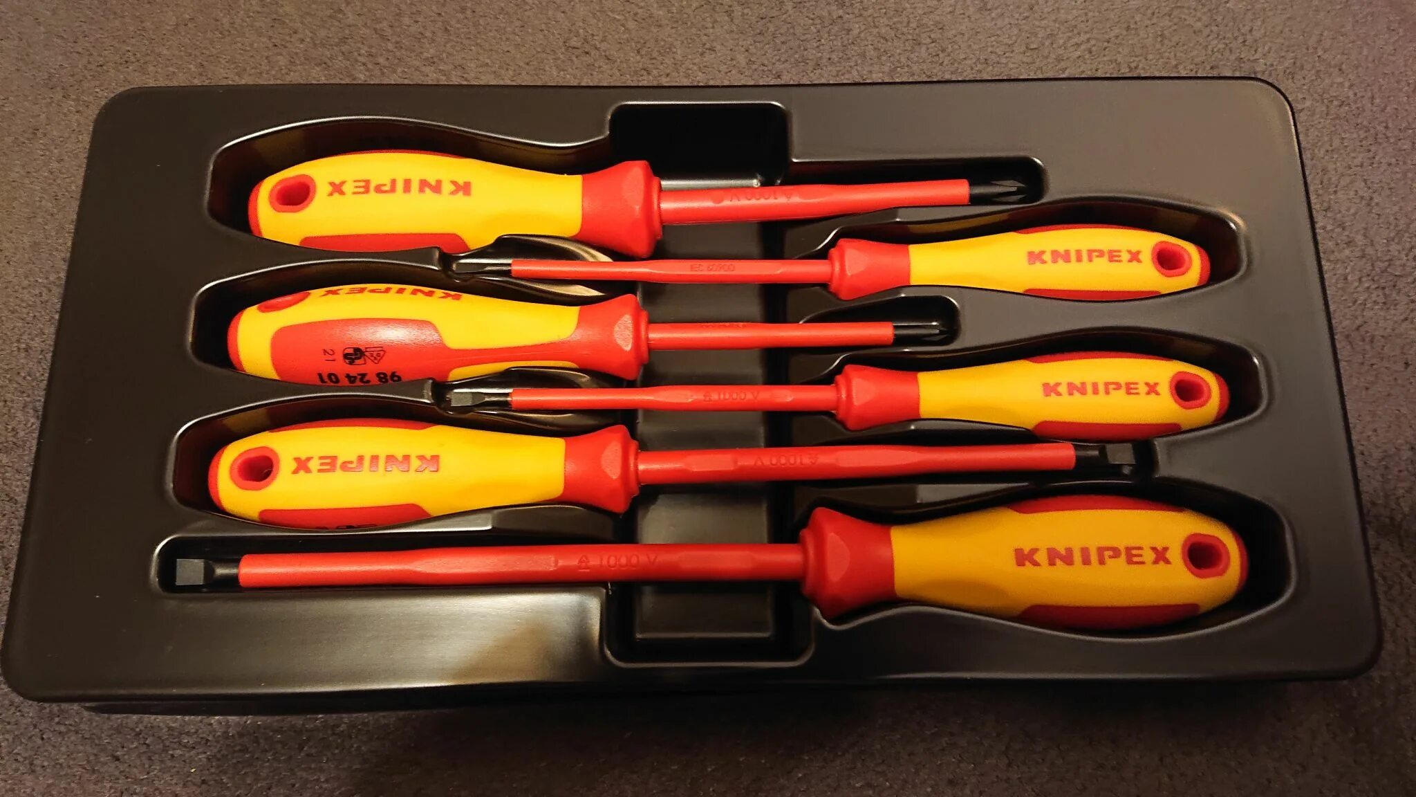 Отвертка knipex. 002012v01knipex. набор отверток knipex iec60900. отвертка knipex 982500. динамометрическая отвертка knipex.