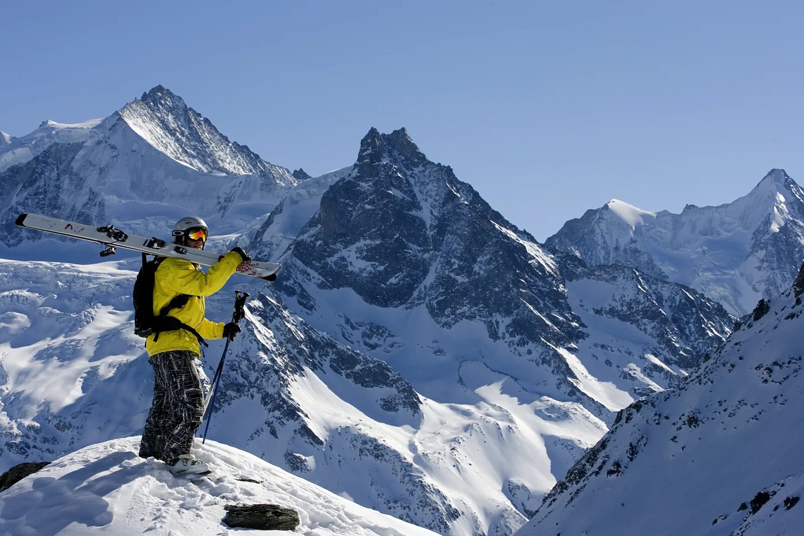 Монблан гора высота над уровнем моря. Зиналь Швейцария. Джон Монблан. Mountain "Mont Blanc" vector. Mont Blanc Mountain Art.