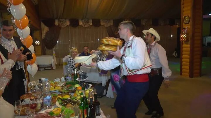 Молдавская свадьба. Диаспора молдовы. Молдаване в москве. Молдаване в москве. Фото молдавские свадебные музыканты.
