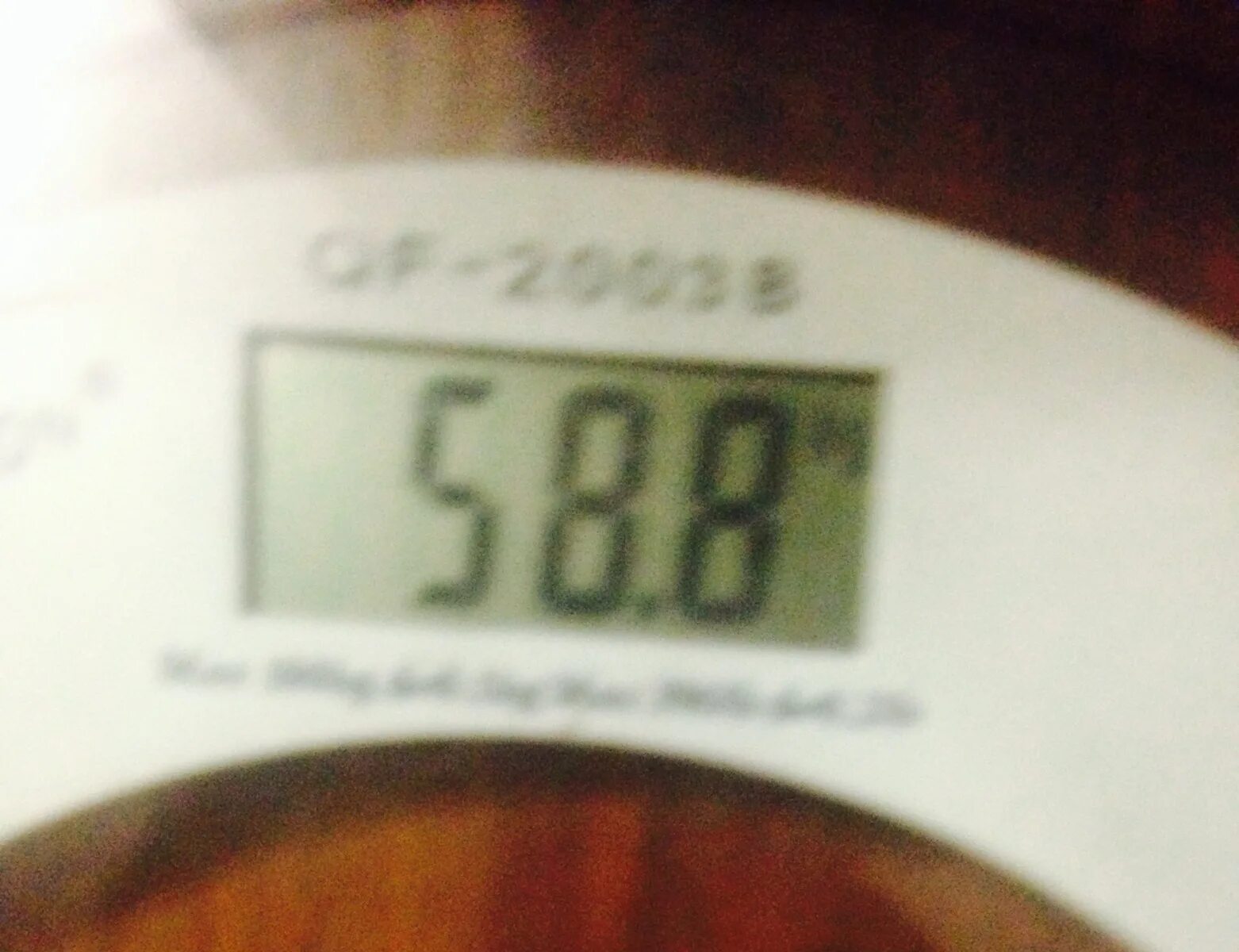 установка 60 кг. разные девушки в одном весе. фигура до и после. весы 57 кг. девушки с одинаковым весом.