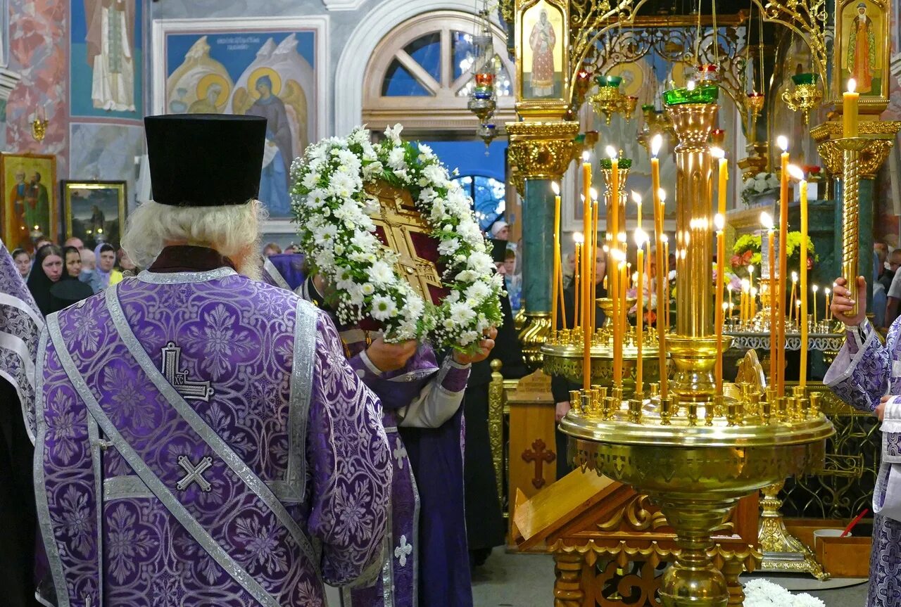 Праздник сегодня православный в беларуси 2024 какой. Великий пост православный. Общая Исповедь в Дивеево. Праздник торжества Православия Россия. Церковные праздники в Дивеево.