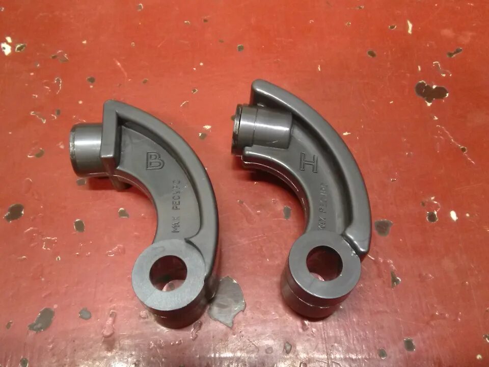 Башмак натяжителя врт. Замена башмаков. Клеймо тормозного башмака. Фогель 1600-3 траки. Башмак ваз 2104.