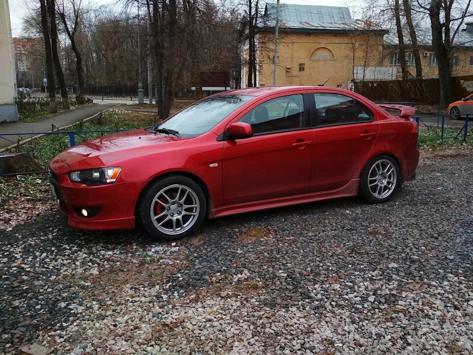 Enkei на lancer 10 sportback. Митсубиси лансер 10. Лансер 10 какие диски. Лансер 10 на bbs. Mitsubishi lancer x r18.
