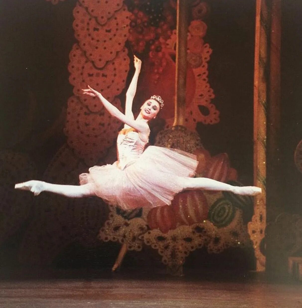 Прима балерина Захарова.