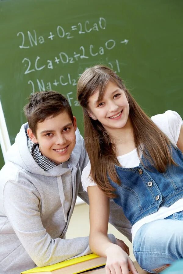 The classmate girl from. Всей семьей у книжной полки. Classmate. The classmate girl from. Школьники подростки.