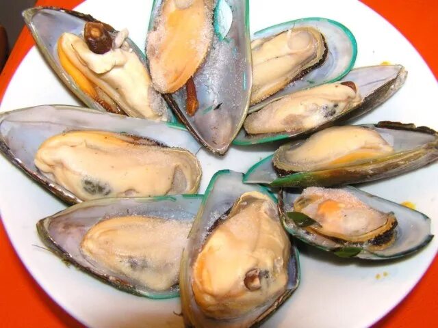 Королевские мидии. Мидии дор блю. Мидии вонголе блю чиз. Новозеландские мидии киви. Мидии с сыром с плесенью.