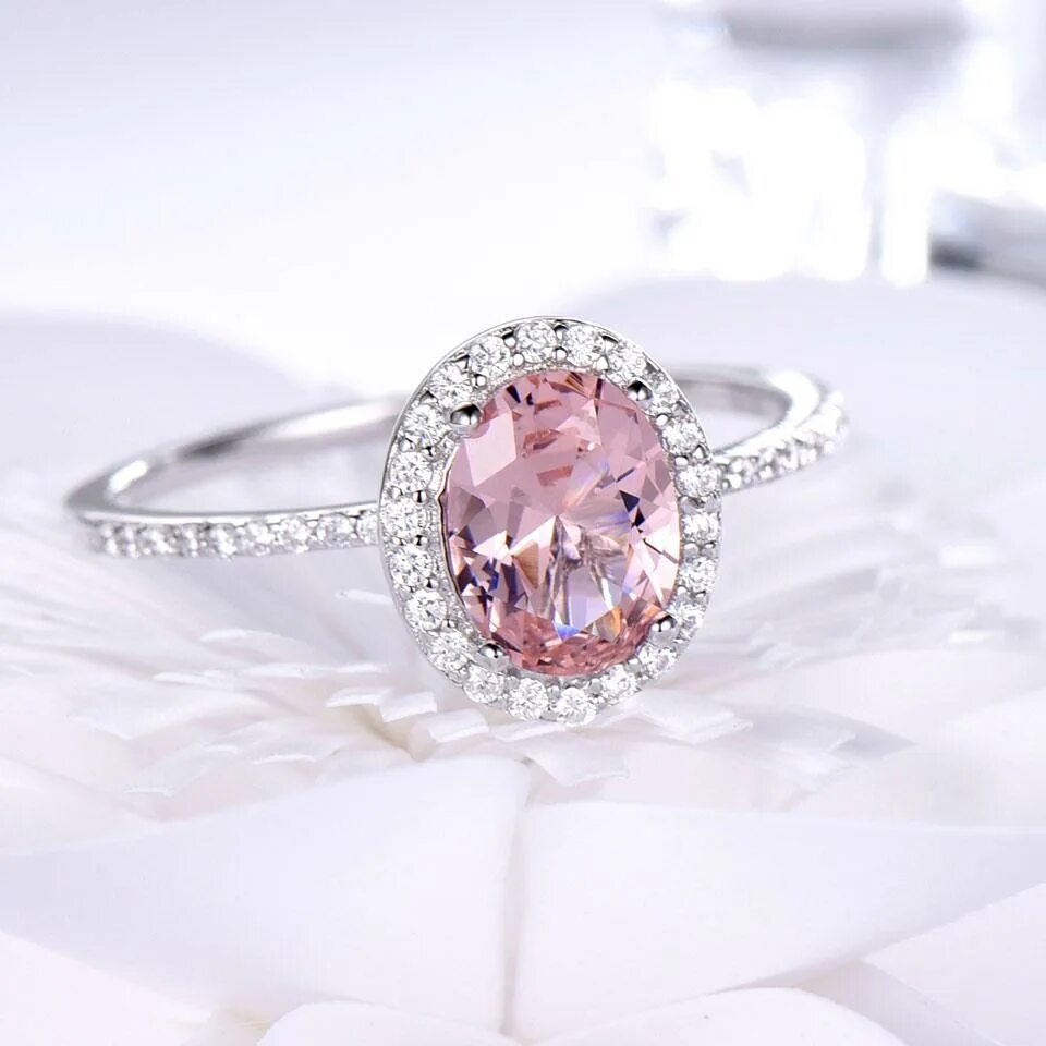 Кольцо серебро розовый. Сапфир морганит. Морганит камень кольцо. Розовый морганит камень. Кольцо с розовым камнем.