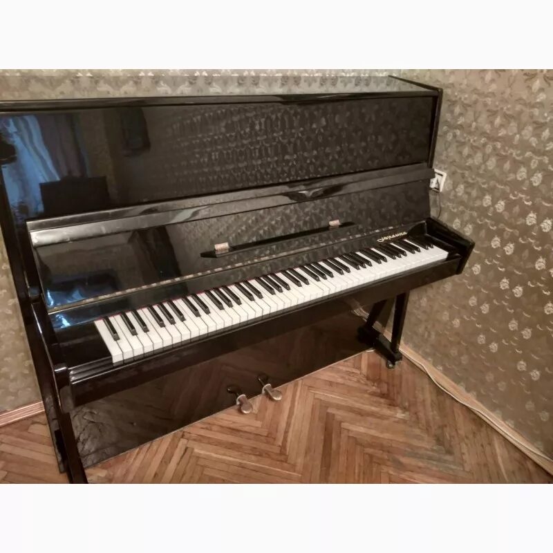 Продается фортепиано. Пианино Украина. Пианино б/у. Фортепиано б у.