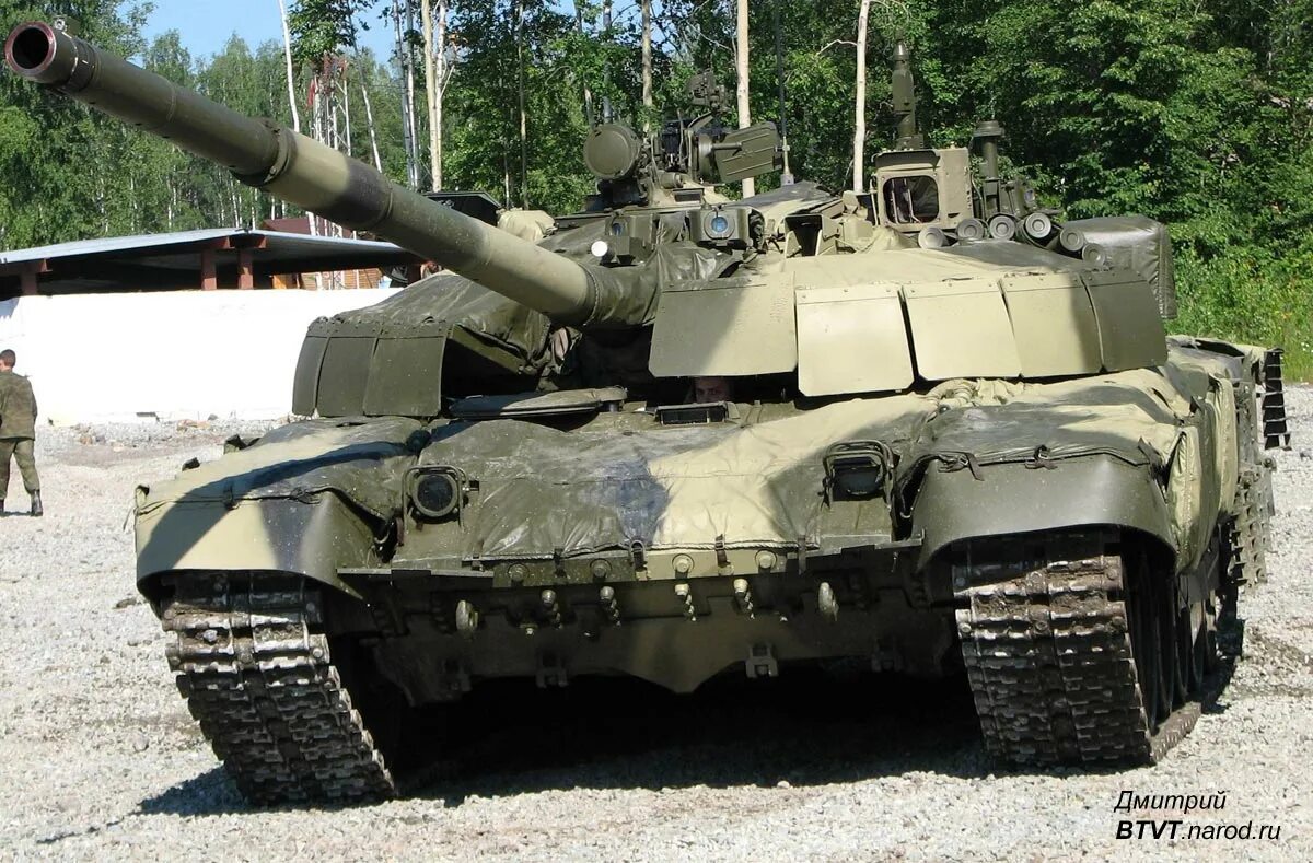 Т-72б2 рогатка. Т-72б2. Танк т 72 рогатка. T-72 MBT.