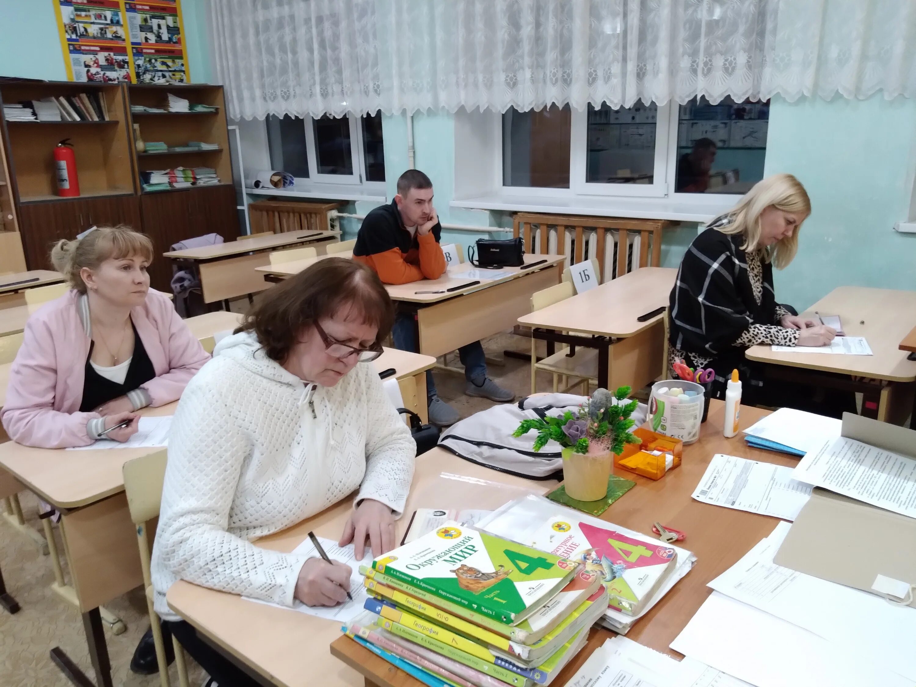 Село кинель-черкассы самарская область. Школа южный город 2 самара. Школа 163 самара. Черемшанская 70 вега. Школа 3 кинель черкассы.