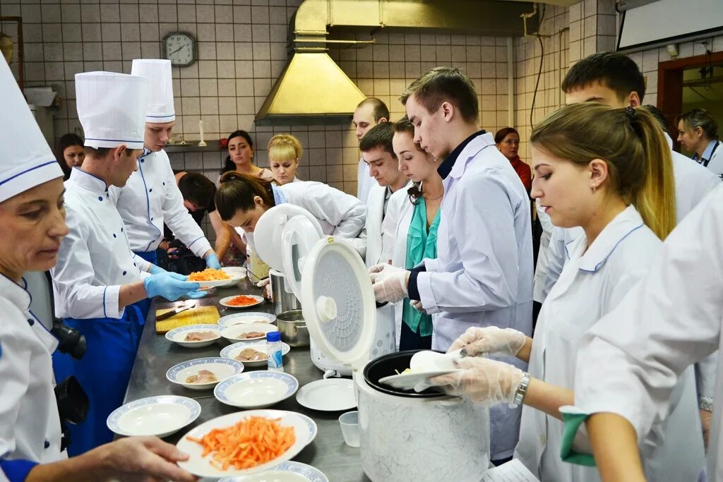 Торгово экономический процесс. СФУ торгово-экономический институт. Торговый институт Красноярск. ТЭИ СФУ Красноярск. СФУ Красноярск торговый институт.