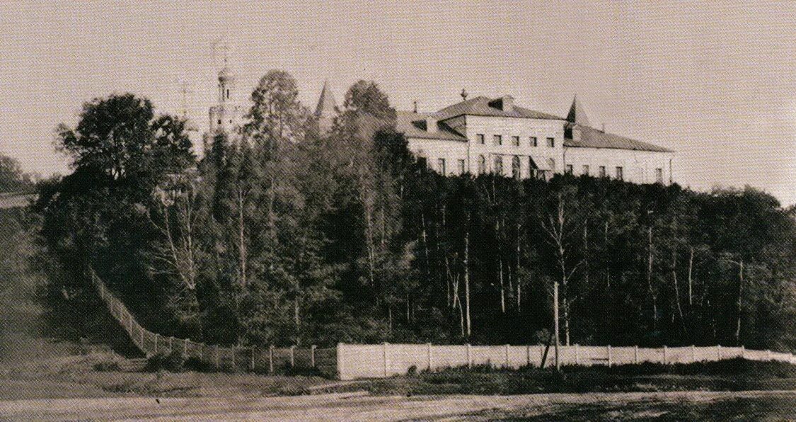 Архиерейские дачи казань адрес. Архиерейские палаты воскресенского новоиерусалимского монастыря. Архиерейский лес казань. Казань новоиерусалимский храм. Архиерейская дача казань история.
