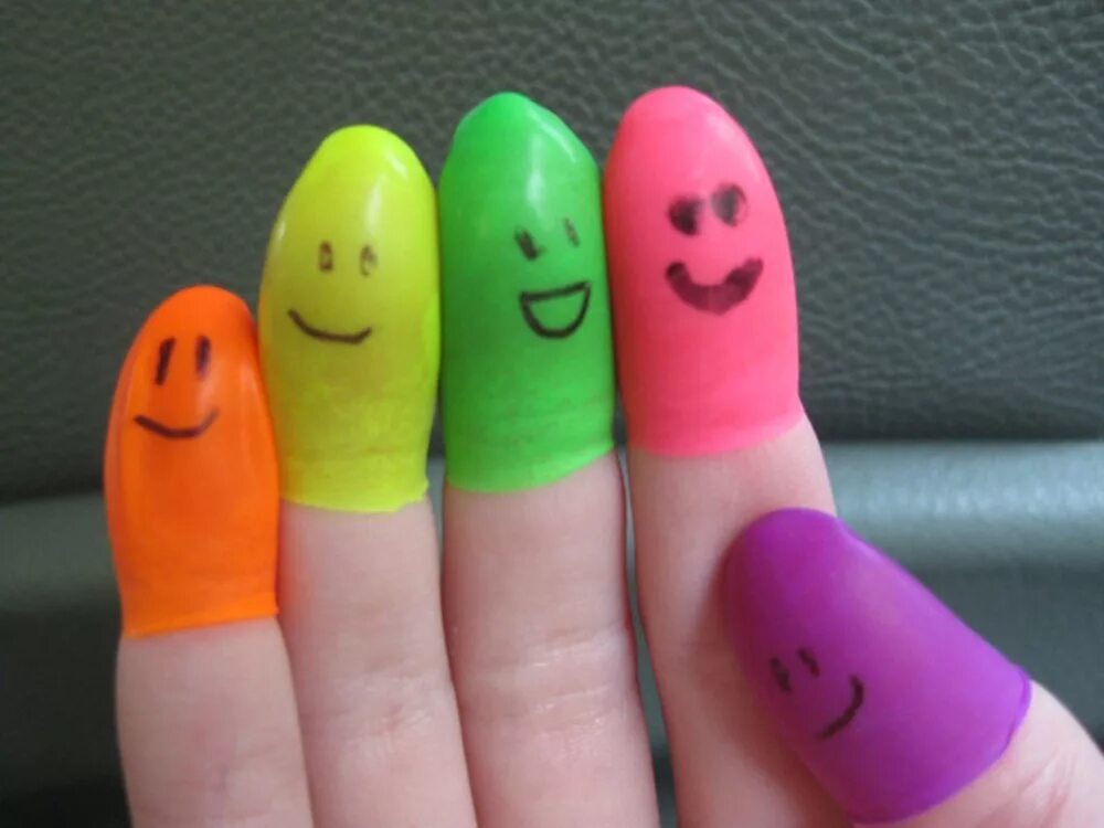 Веселые пальчики. Позитивный палец. Разрисованные пальцы. Креативы с пальцами. Поднимите пальчики