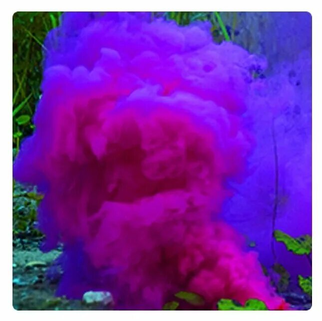 25 дым. дымовой факел русская пиротехника цветной дым рс345. вейп на черном фоне. черный дым в небе. цветной дым инструкция.