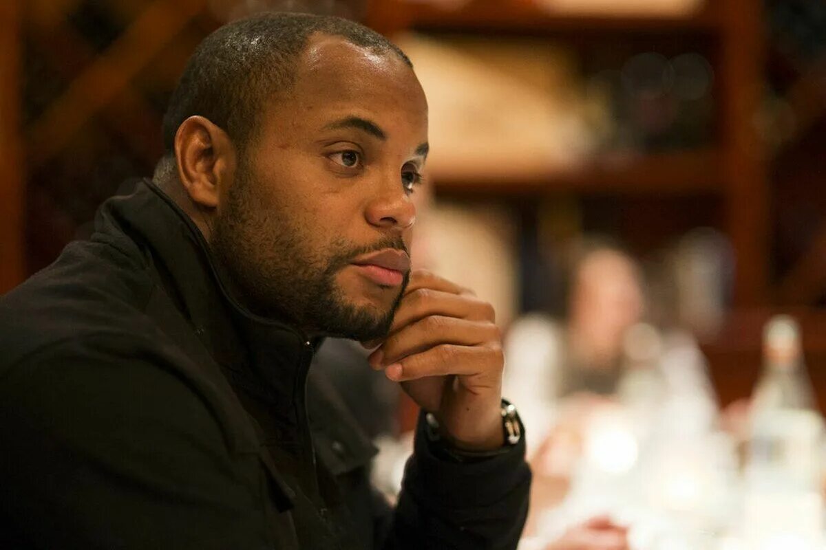 Кормье биография. Кормье. Daniel cormier. Даниэль Кормье фото. Даниэль Даниэль.