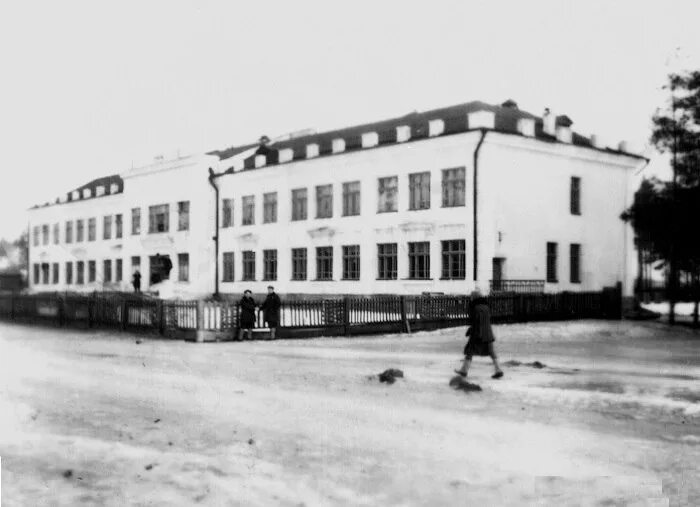 Выкса 8. Школа 8 выкса. 12 школа выкса. 8 школа города выкса фото. школа 9 выкса.