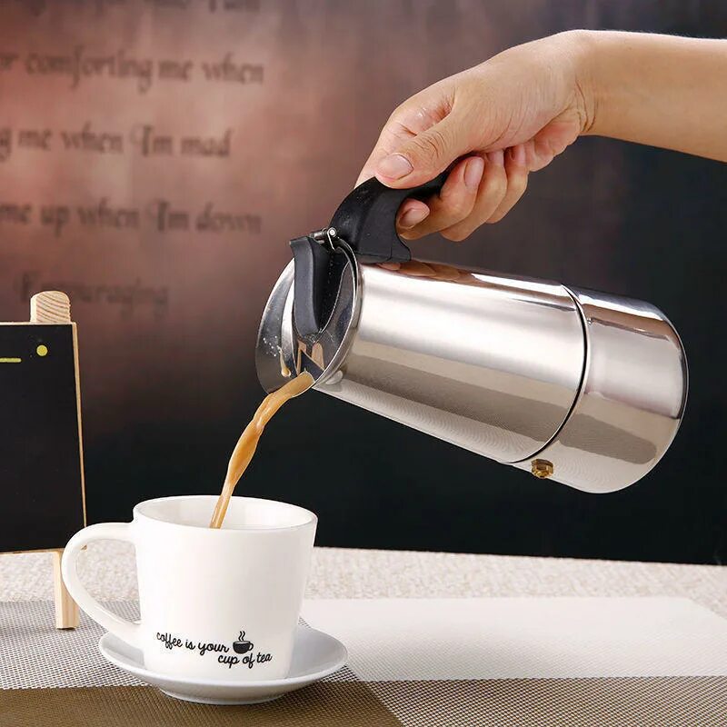 Как варить кофе в электрической. Гейзерная кофеварка эспрессо макер. espresso maker кофеварка гейзерная. кофемашина espresso coffee maker. espresso maker кофеварка гейзерная moka coffee pot.