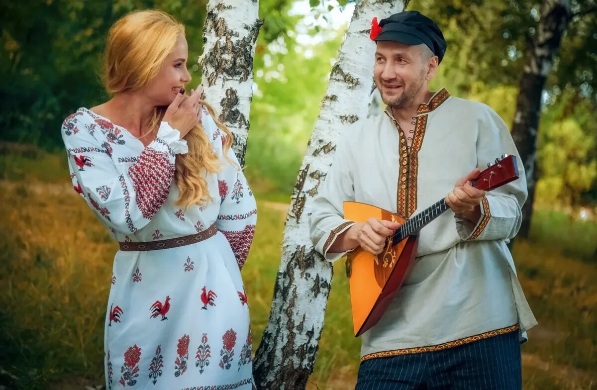 Русскую хорошую песню веселую