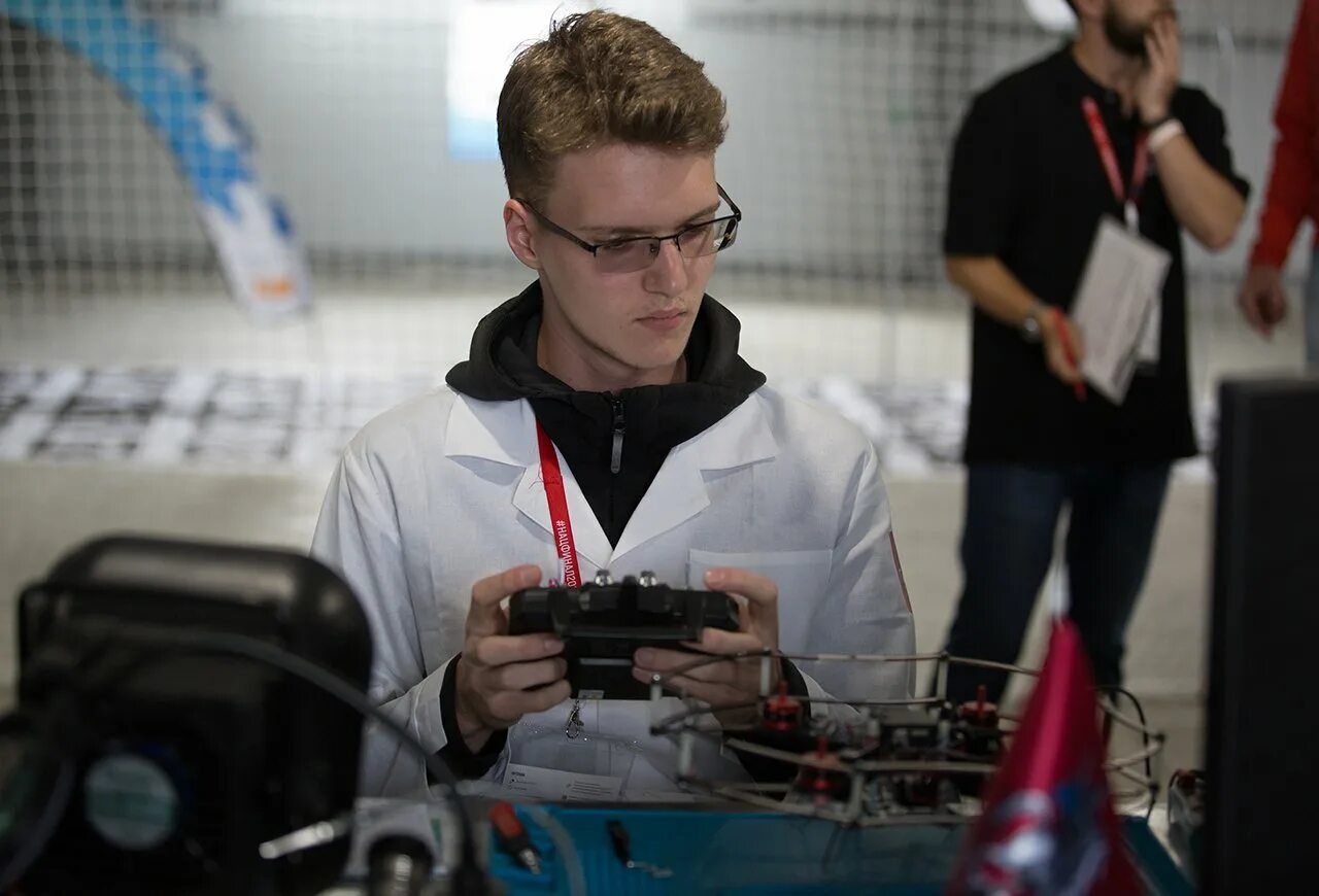 Лазарева радуется беспилотникам. WORLDSKILLS беспилотники. WORLDSKILLS БПЛА. WORLDSKILLS БПЛА 2022. Соревнования Ворлдскиллс БПЛА.