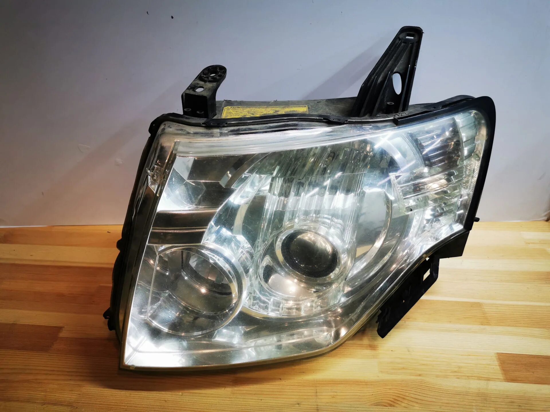 Оптика Pajero 4 led. Митсубиси Паджеро 4 bi led. Фары светодиодные Паджеро 4.