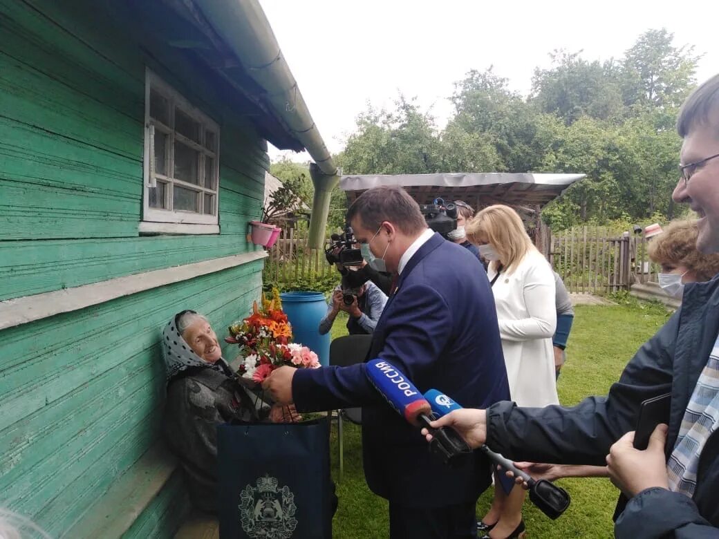 Погода п новгородское. Деревня остров Новгородская область Батецкий район. Деревня белая Новгородская область Батецкий район. Прокурор Батецкого района. Деревни Батецкого района Новгородской области.