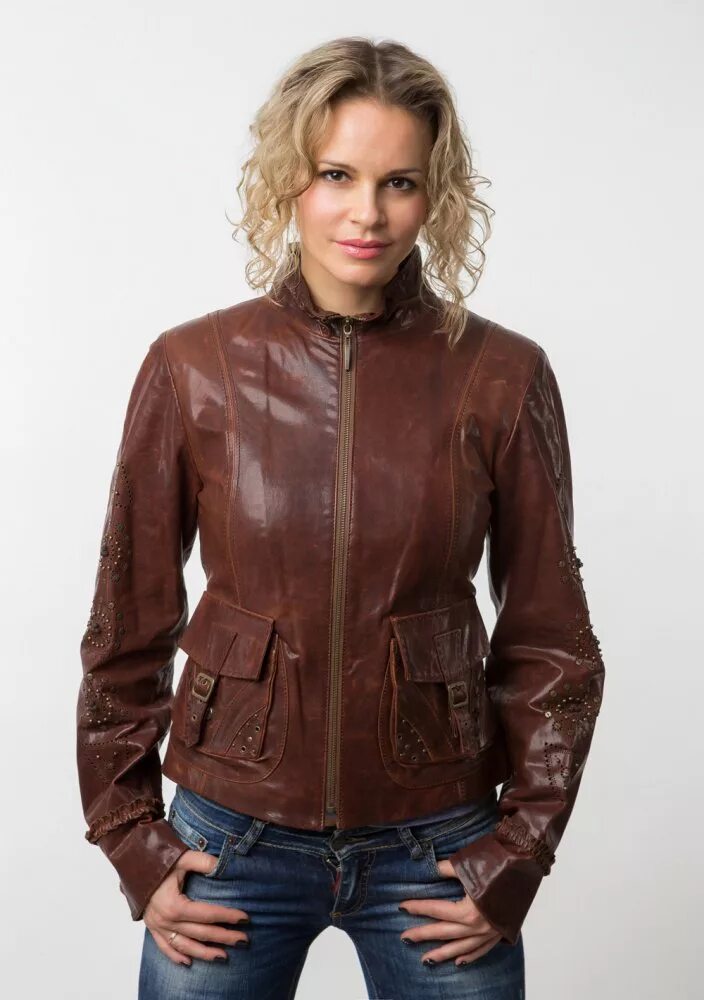 Кожаная куртка. Натуральная кожаная куртка женская. Фасоны кожаных курток. Куртка из кожи женская.