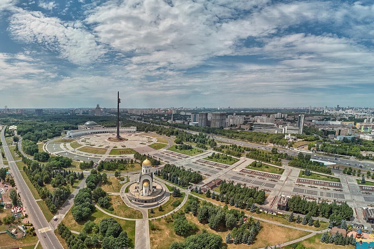 Поклонная гора москва входная площадь фото. Поклонная гора Victory Park. Поклонная гора смотровая площадка. Вид с Поклонной горы. Москва район Поклонная гора.