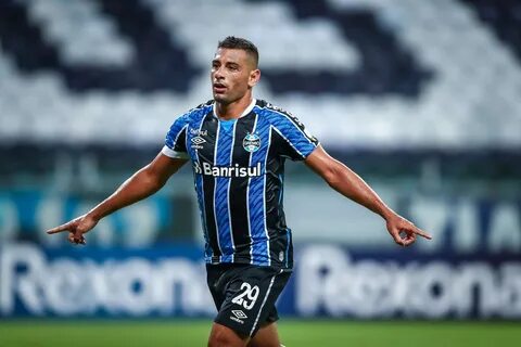 Diego Souza tem mais gols do que jogos pelo Grêmio na temporada 2021 - R1 N...