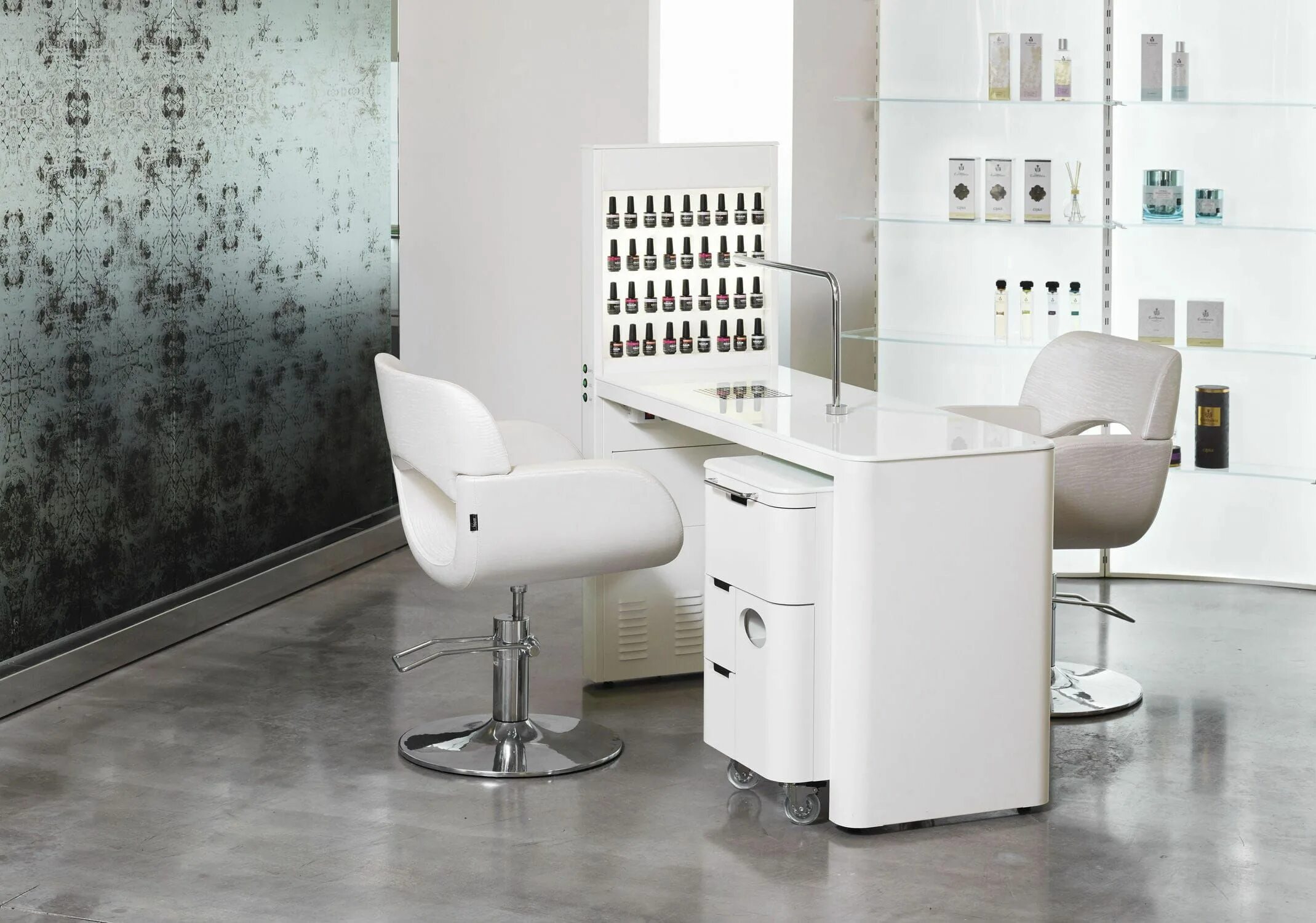 Маникюрный стол Maletti Lovely. Маникюрный стол Hibiscus Nails. Маникюрный стол Smart Nails с вытяжкой, Maletti. Малетти кресло парикмахерское.