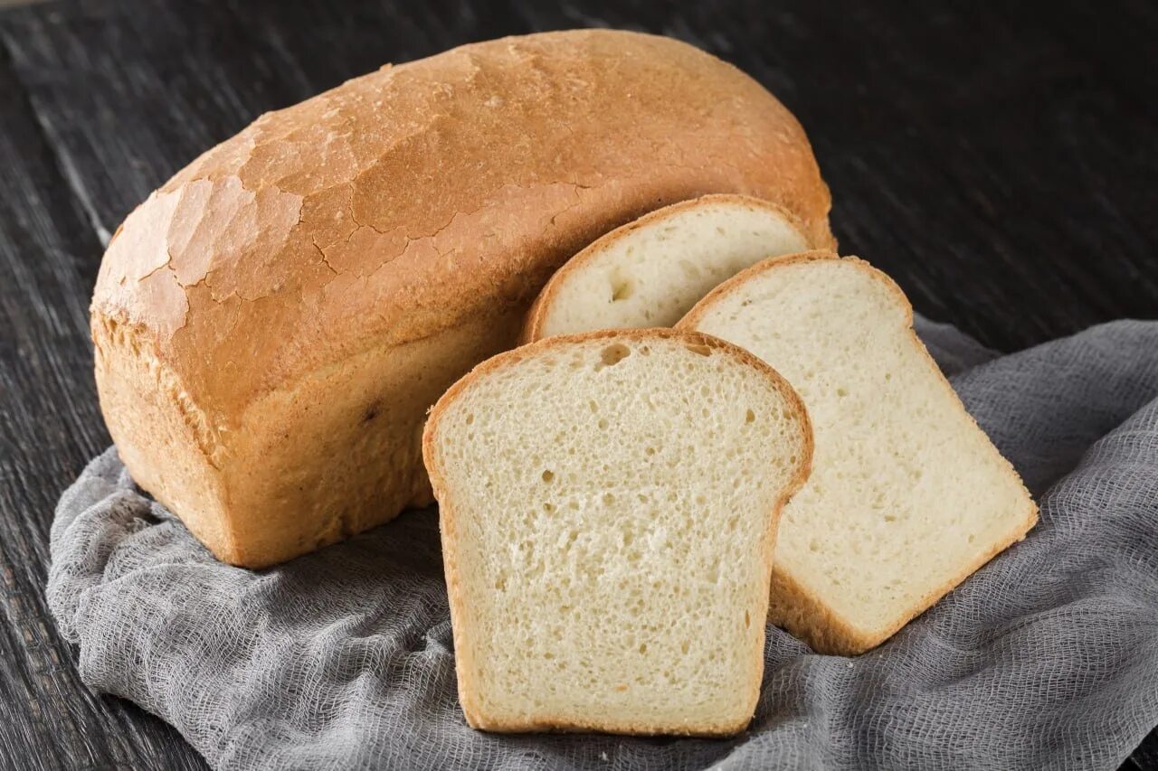 We ve got bread. Буханка пшеничного хлеба. Буханка белого хлеба. Хлеб Буханка Буханка. Куйманский хлеб.