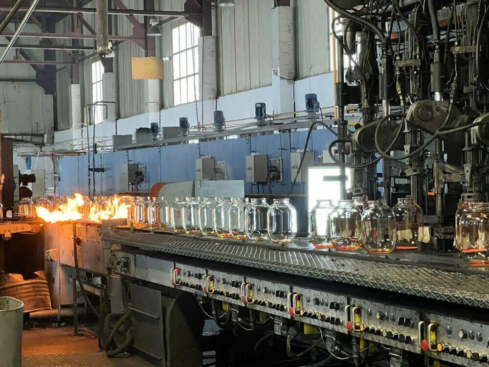 стекольный завод воронеж. борский стекольный завод продукция. скулкин андрей борский стекольный завод. анопино стекольный завод. можгинский стекольный завод свет.