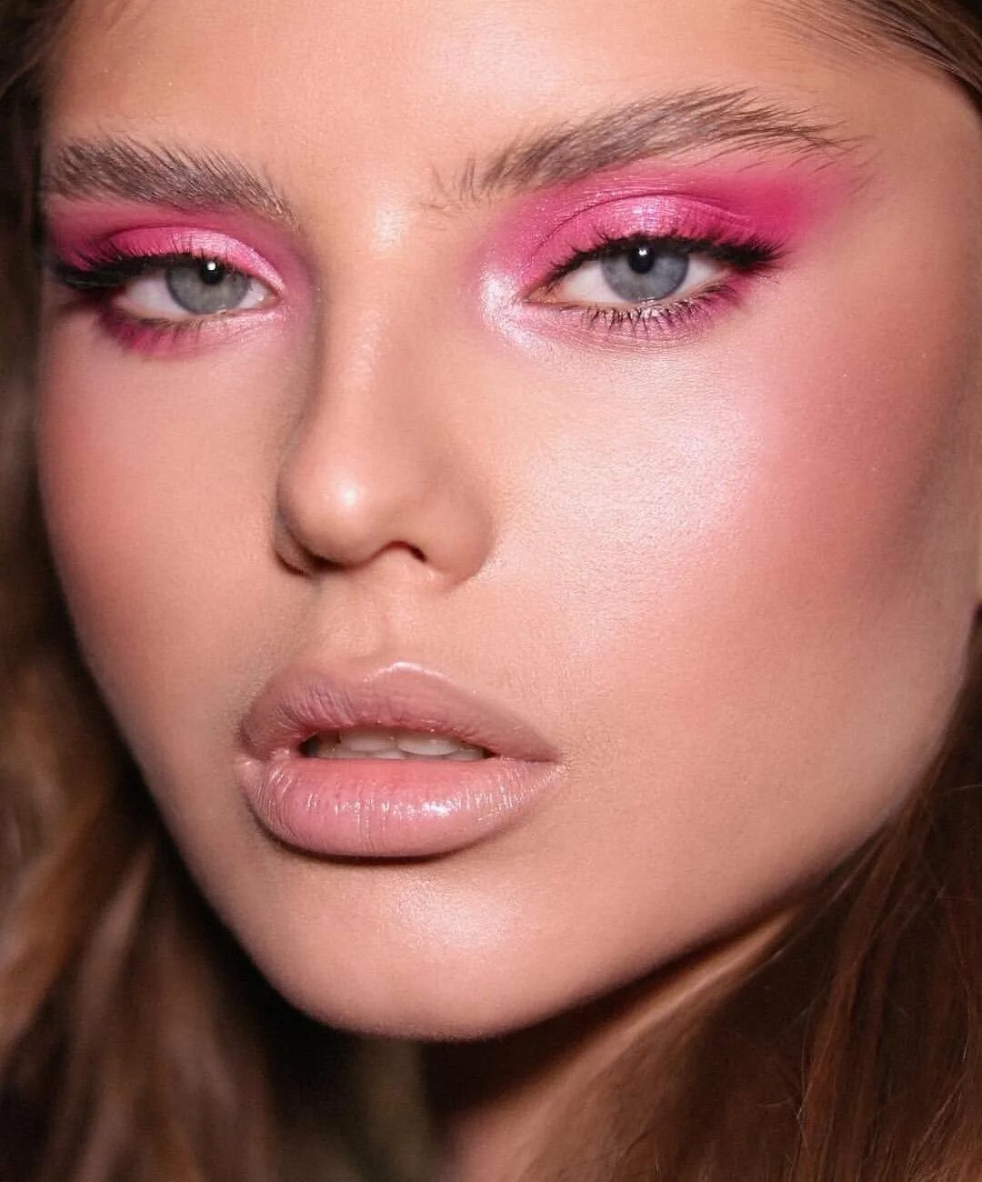 Pink make up
