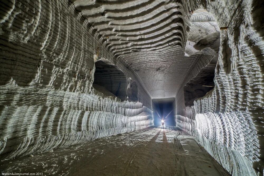 Шахта соледар соляная в соледаре. Соляная шахта соль илецк. Соляная шахта солотвино. Соляная шахта соль. Соледар соляные шахты экскурсии.