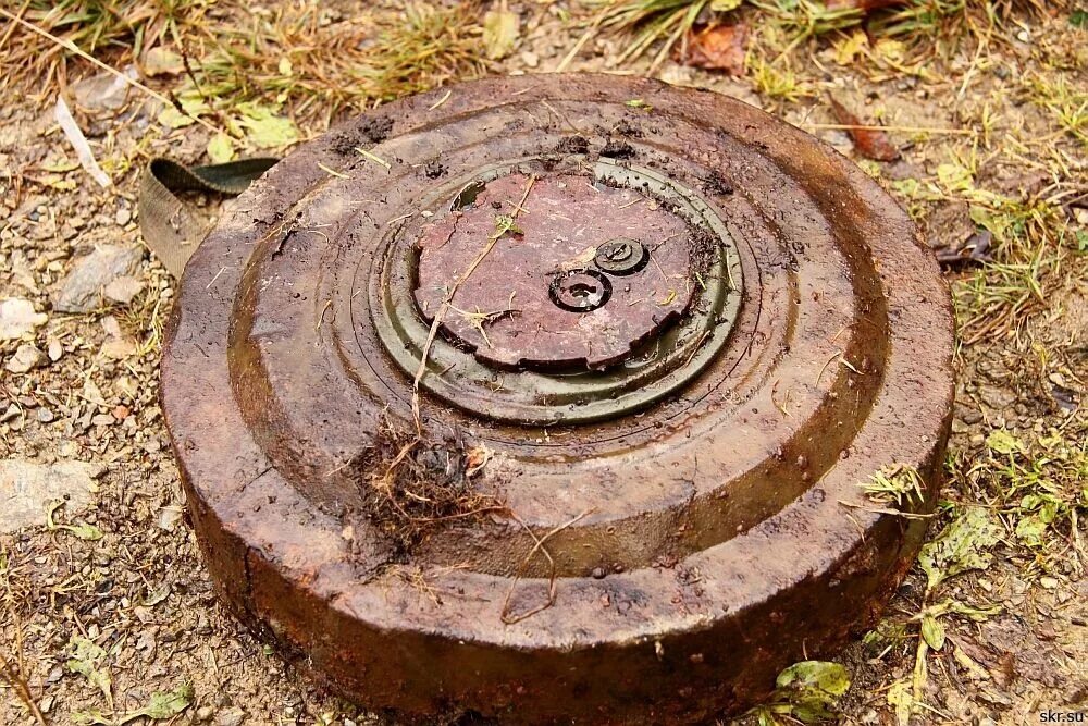 противотанковая мина великой отечественной войны. противотанковая мина тм-62п2. немецкая противотанковая мина времен вов. советская противотанковая мина пмз 40. противотанковая мина тм-62.