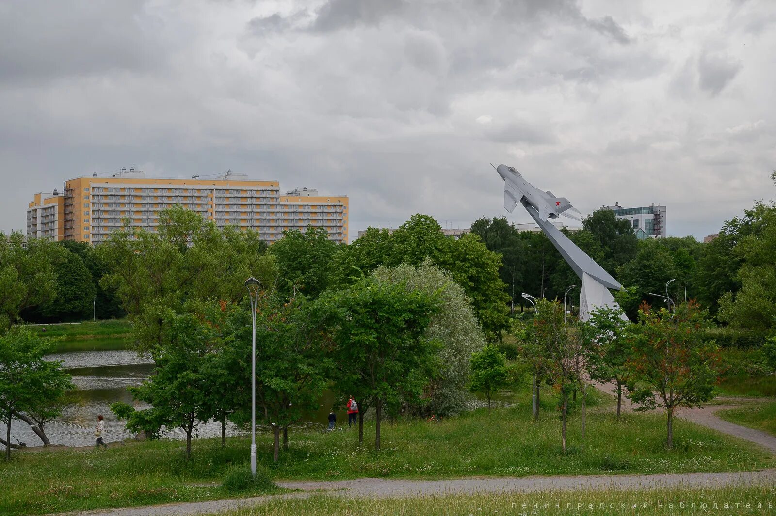 Парк авиаторов фото. Парк Авиаторов Санкт-Петербург. Лунапарк парк Авиаторов чехословацкий. Парк Авиаторов Лунапарк СПБ. Сквер Авиаторов Новосибирск.