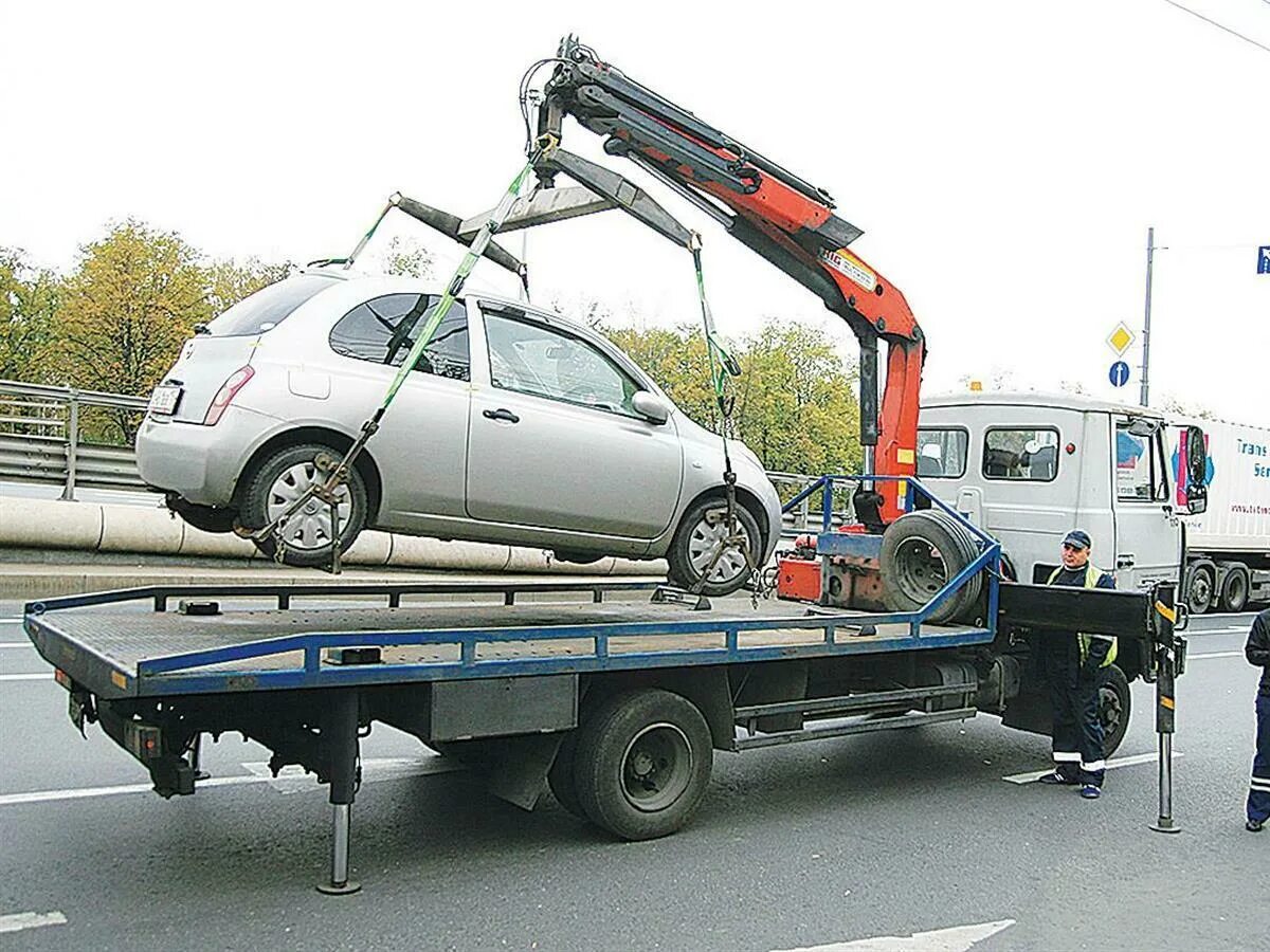 спринтер эвакуатор бортовой. эвакуатор. Palfinger 13500t. эвакуации транспорта. эвакуатор.