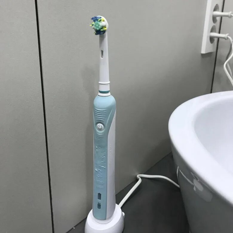 Как разобрать щетку орал би Замена батарейки в зубной щётке Braun Oral-B