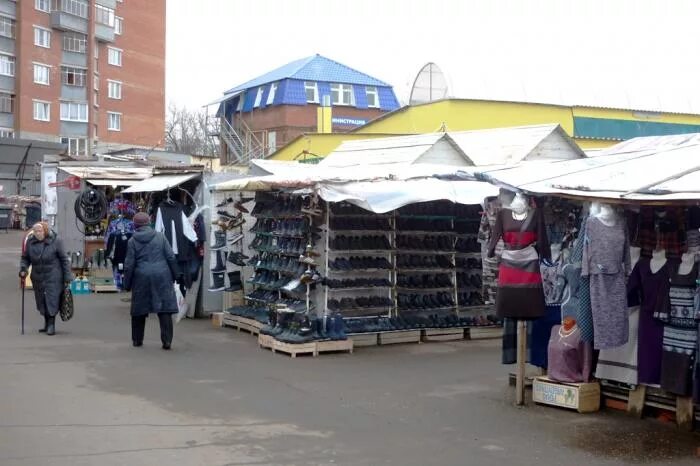 Центральный рынок саранск. Центральный рынок саранск 1995. Торговый центр кировский саранск. Саранск центральный рынок 90. Работа рынков саранск.