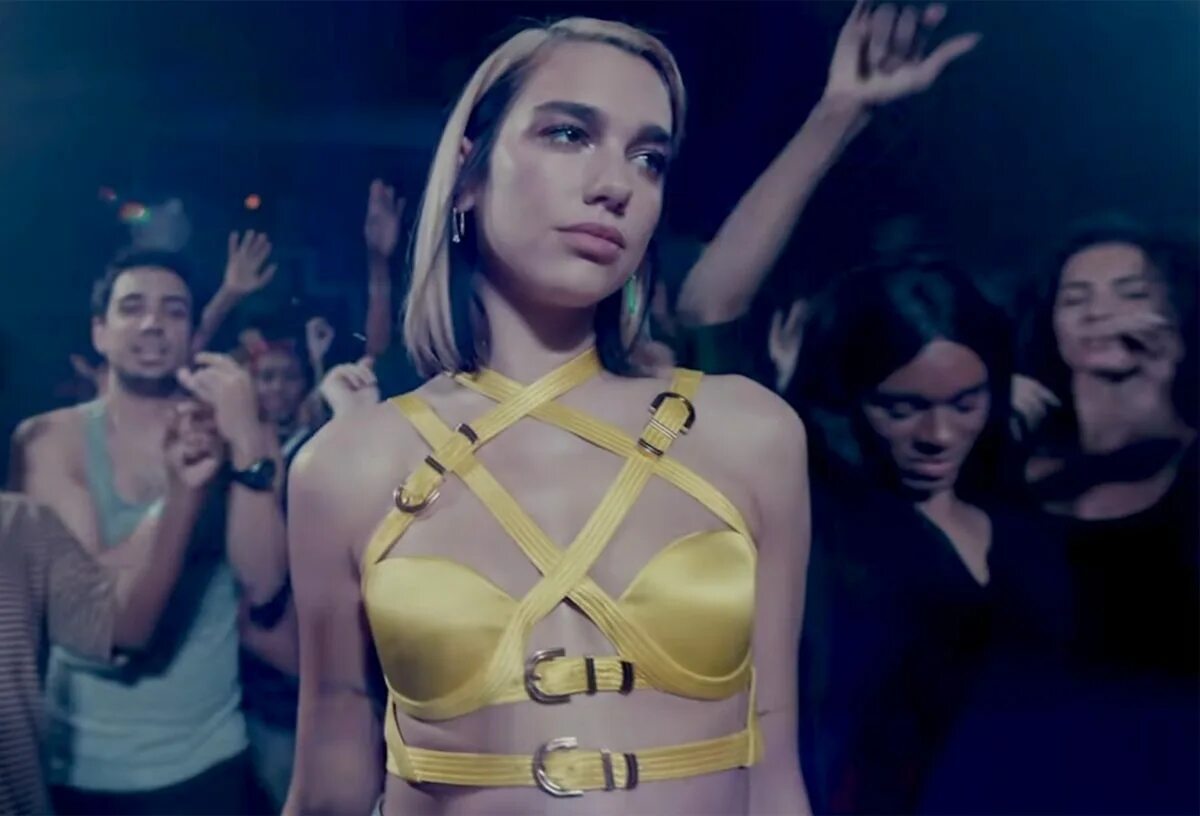 Don start now dua lipa. Дуа липа. Future Nostalgia Дуа липа. Дуа липа Версаче. Dua Lipa don't start Now.