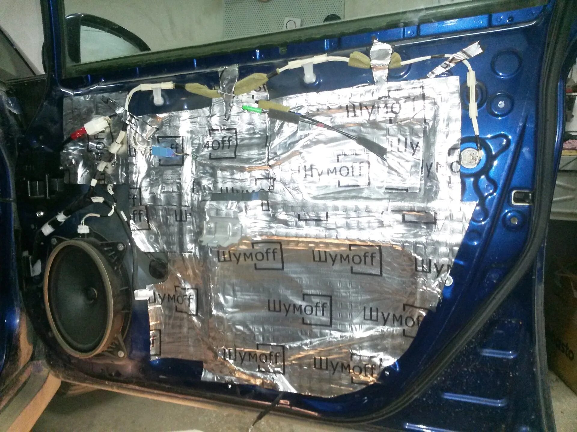Toyota prius дверь