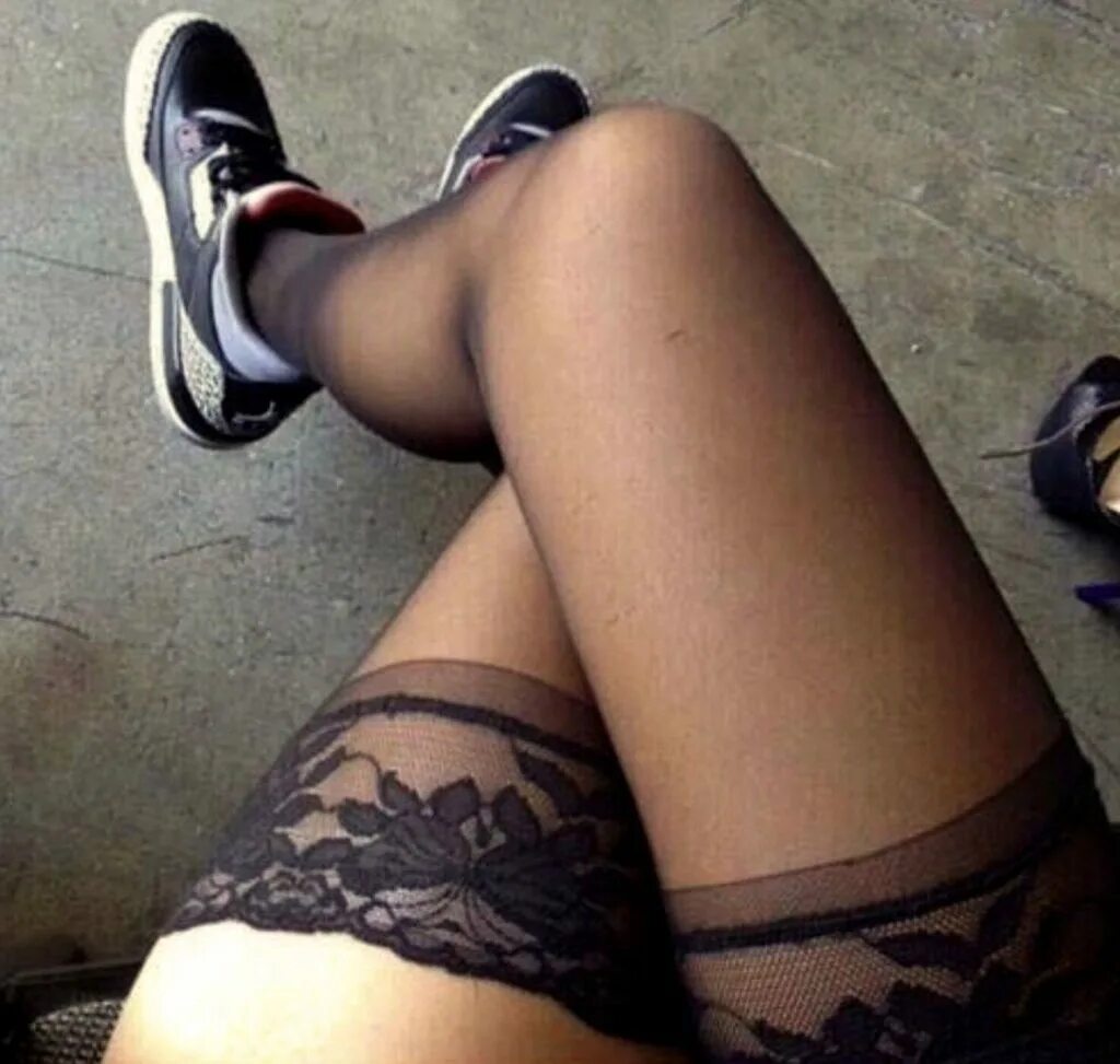 Валентина колесникова stockings. Женские ноги. Девушки показали ноги в чулках. Красивые чулочки на ногах. Чулочки на красивых ножках.