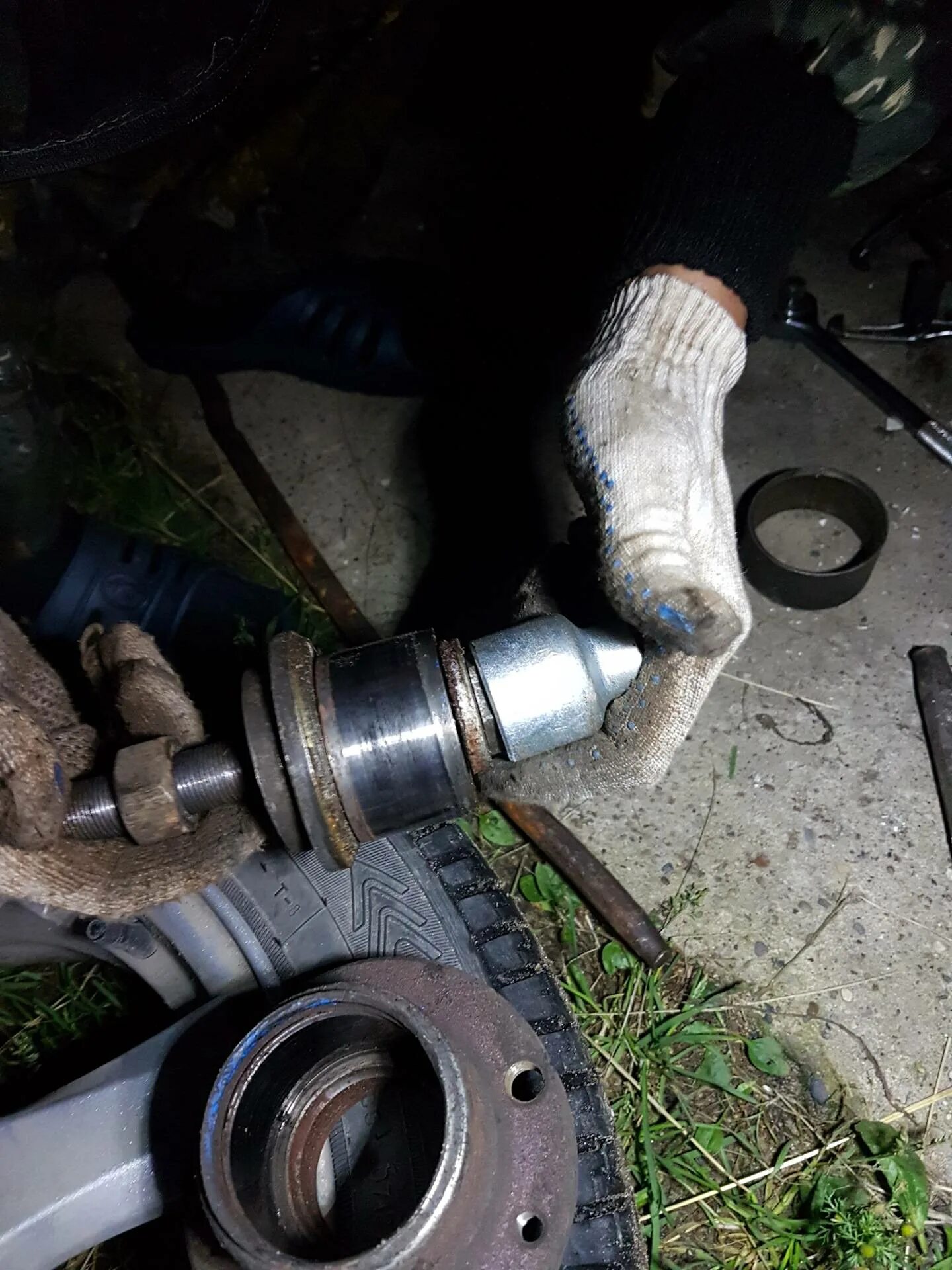 Подшипник ступицы передний гранта фл. Как поменять подшипник на ладе. Подшипник ступицы лада гранта 2016. Как поменять подшипник на ладе. Передний ступичный подшипник лада гранта.