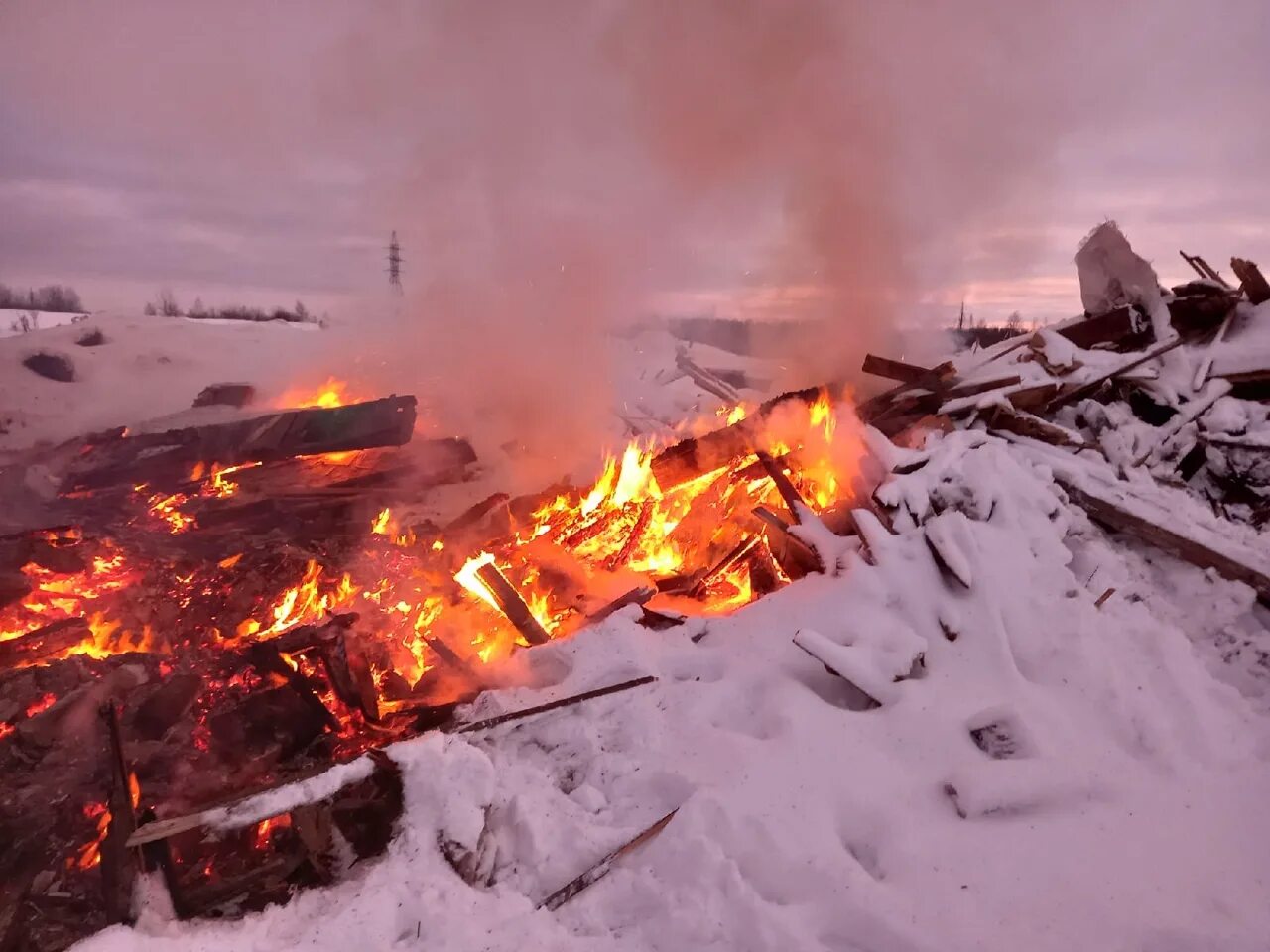 Свалка. Подслушано Нелидово Тверская. Пожар в Весьегонске.